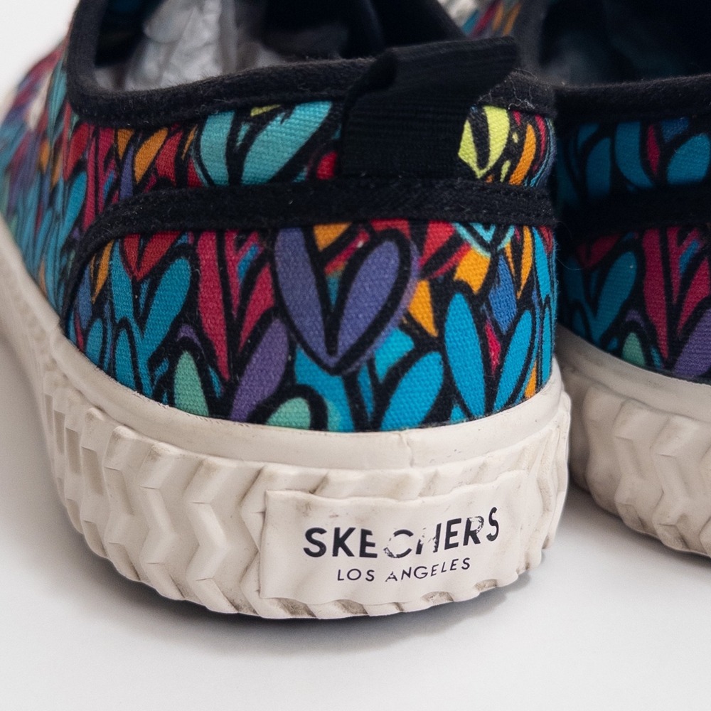 Skechers Colorful Heart-Print Low-Top Sneakers - Blue, Red, Purple - Picture 12 of 16